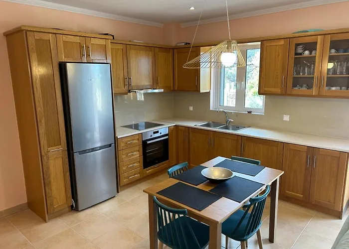 Konstantina Apartment Apolpaina